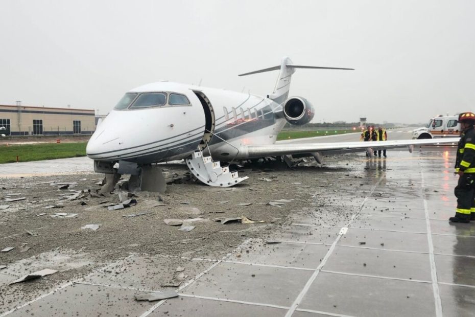 Bombardier Challenger 300 Overran the Runway at Boca Raton Airport